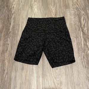 Wunder Train Shorts 6"